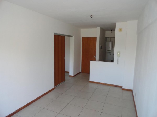 DEPTO 1 DORMITORIO + BALCÓN AL CONTRAFRENTE. URQUIZA / CASTELLANOS