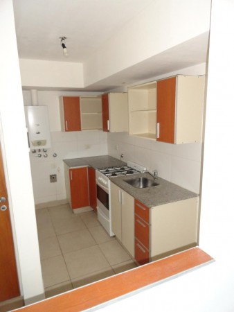 DEPTO 1 DORMITORIO + BALCÓN AL CONTRAFRENTE. URQUIZA / CASTELLANOS